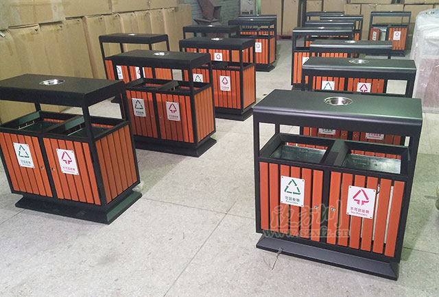 天津更新鋼木垃圾箱、細微之處盡顯文明