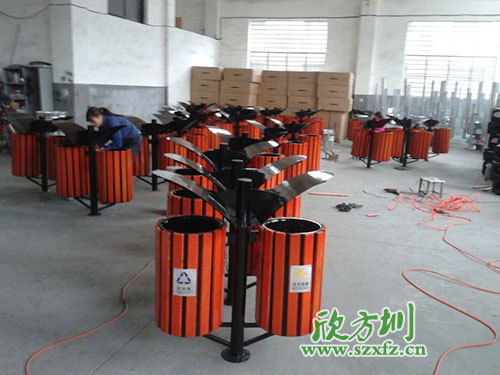 美化公園環(huán)境,就選河源鋼木垃圾桶